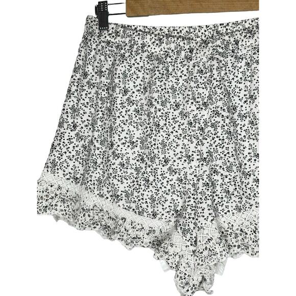 NWT American Eagle Women Shorts Large Floral Print Eyelet Ruffle Hem Linen Blend - Picture 3 of 12